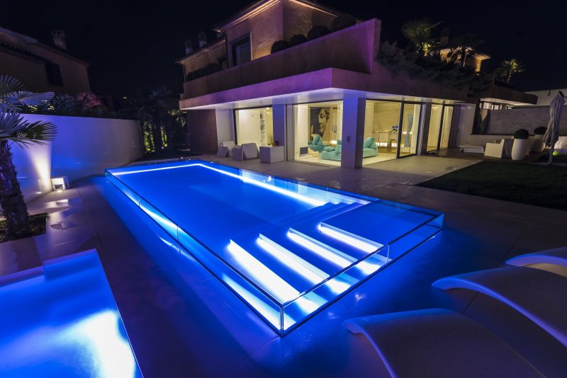 Illuminazione per la piscina