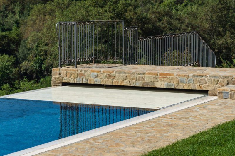 Foto di copertura per piscina