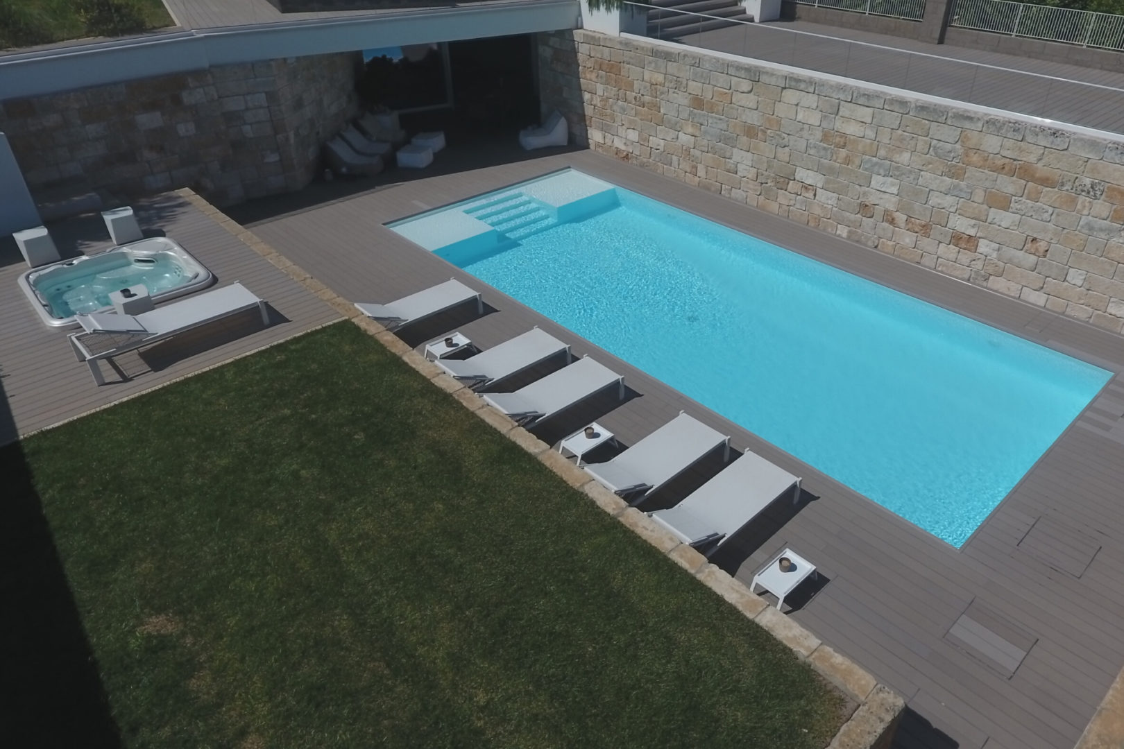 monopoli piscina residenza privata