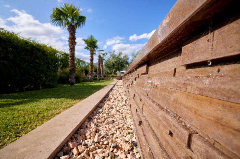 Piscina in pietra naturale | Piscine Castiglione