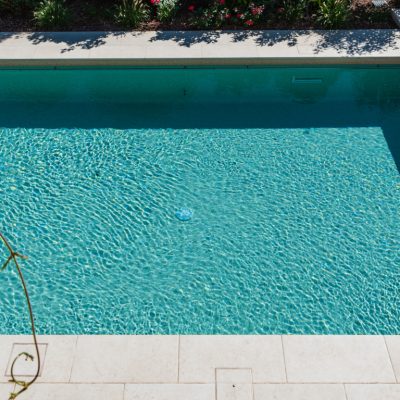 Pavimentazione esterna piscina in gres