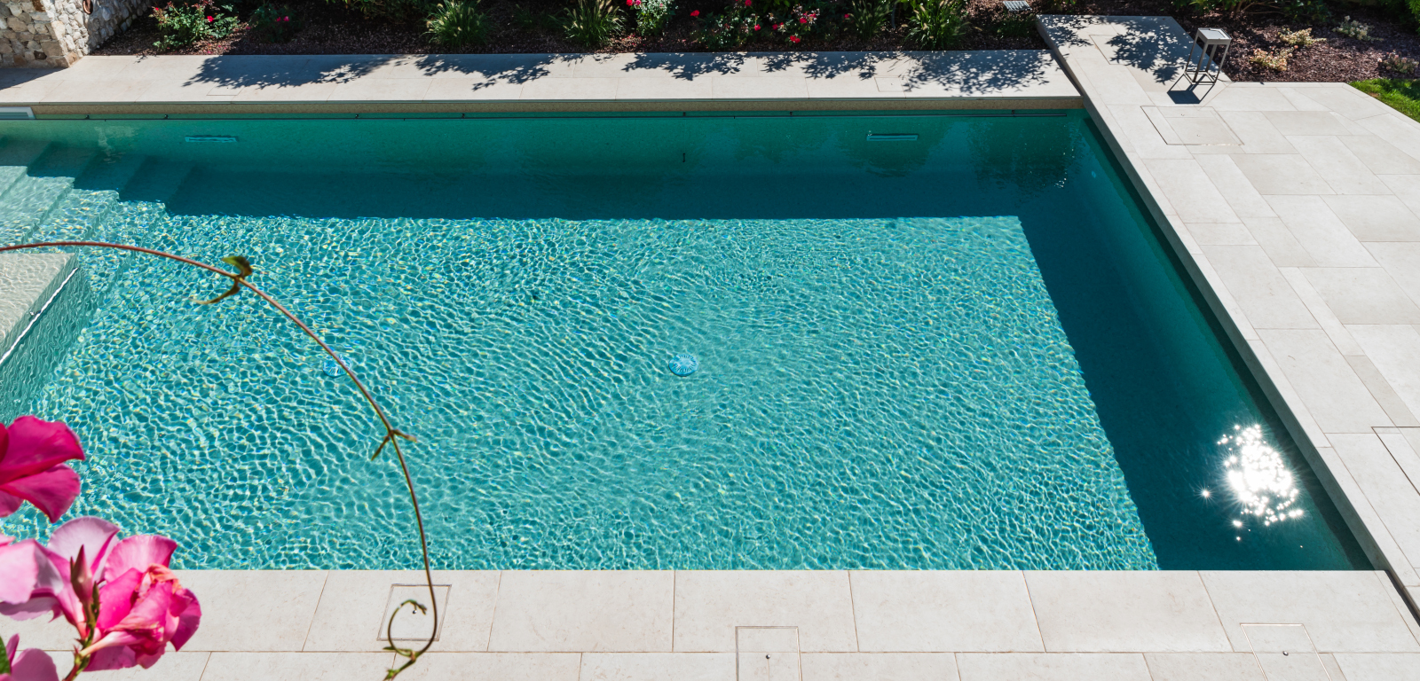 Pavimentazione esterna piscina in gres