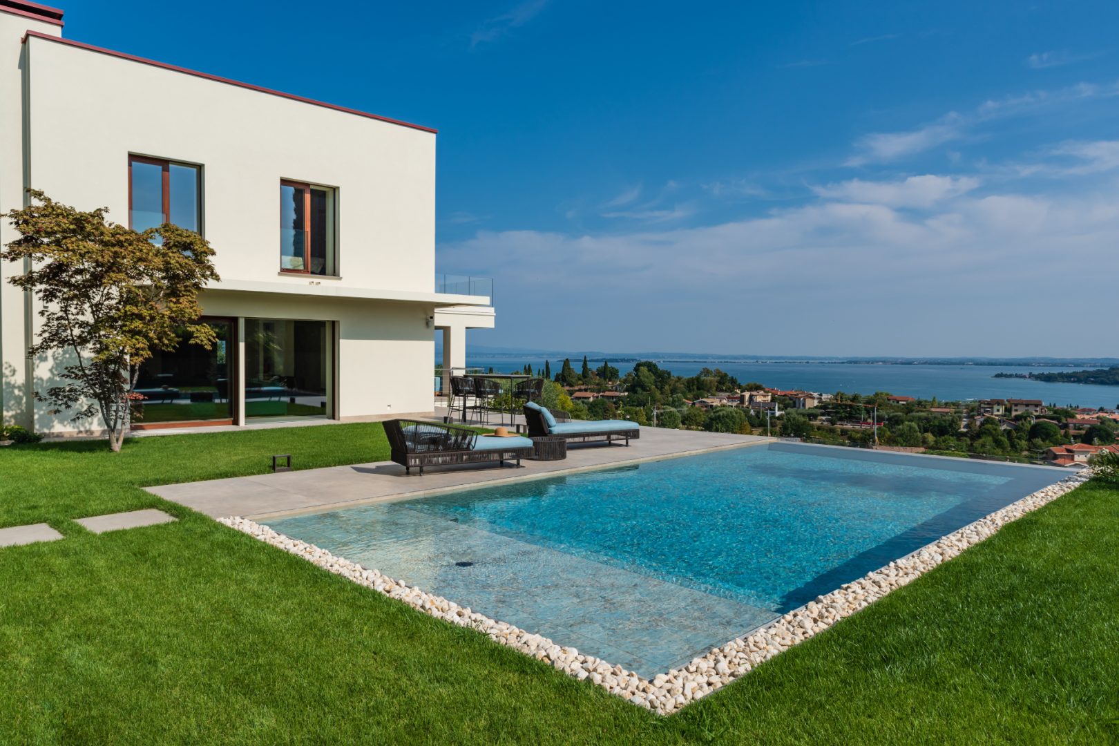 Piscina privata a Padenghe sul Garda