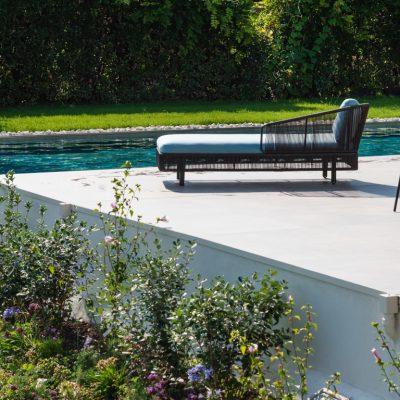 Piscina con bordo a sfioro a Padenghe