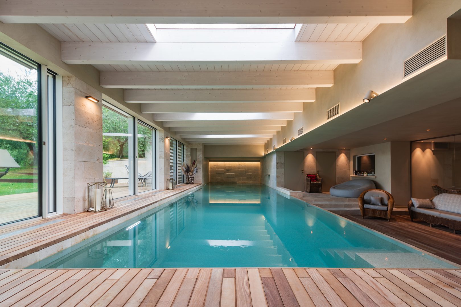 Piscina interna di villa a Ascoli Piceno