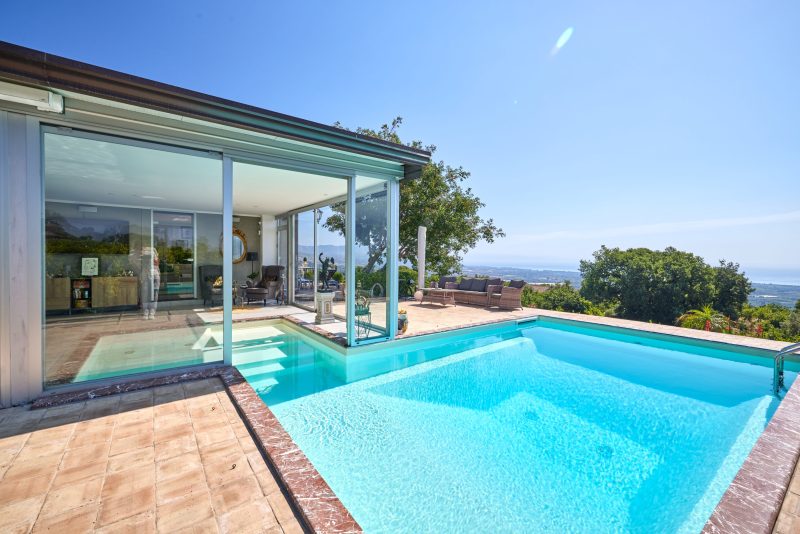 Piscina fondo azzurro | Piscine Castiglione