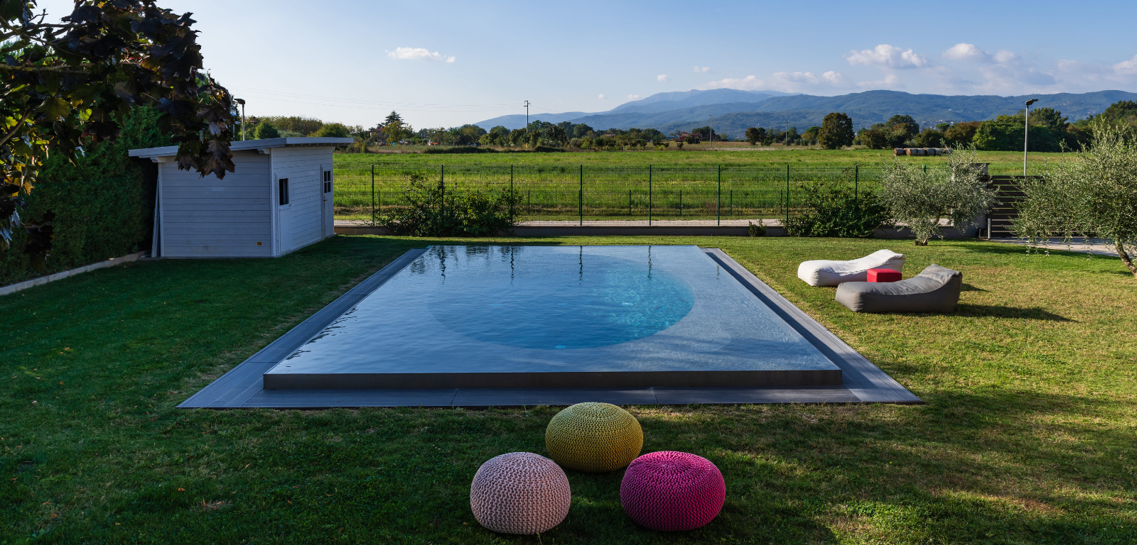 Foto di piscina in giardino ad Arezzo
