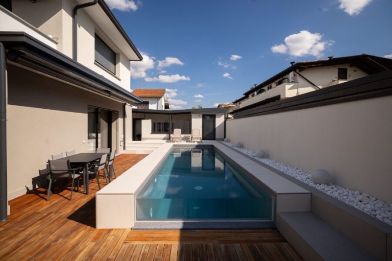 Come abbellire la pisicna fuori terra con materiali innovativi