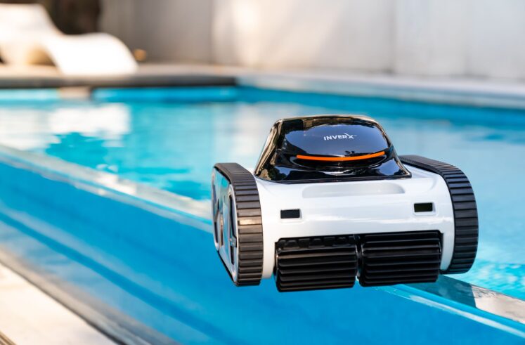 Robot pulitore per piscina di Piscine Castiglione