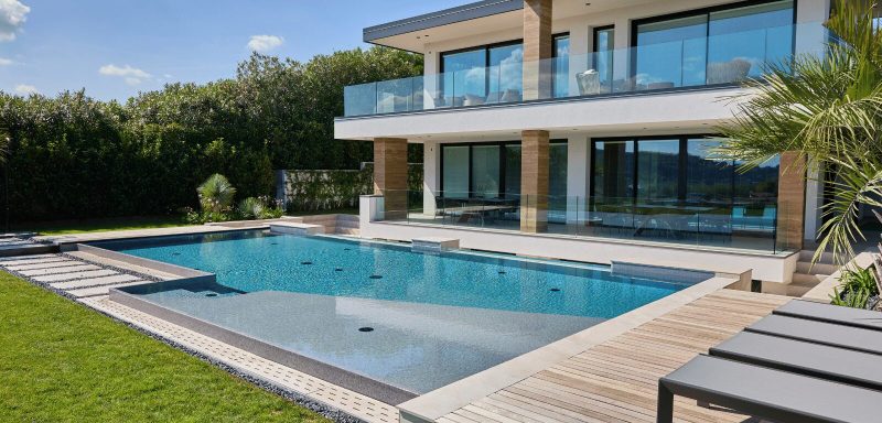 Realizzazione di una piscina a Padenghe sul Garda